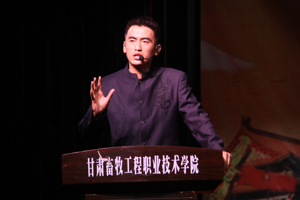 食品科学系举办致青春晚会