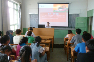 车辆工程系组织全体党员和入党积极分子上党课学习