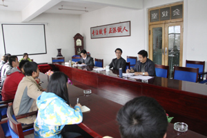 学院采取多种渠道广泛听取意见建议