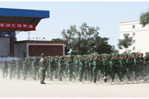 学院2010级新生军训工作圆满结束