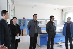 院长梁盛泉一行到省农垦农业研究院走访考察