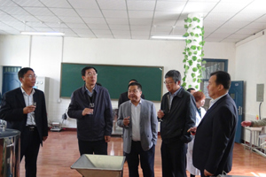 甘肃省工信委副主任张富奎来我院调研