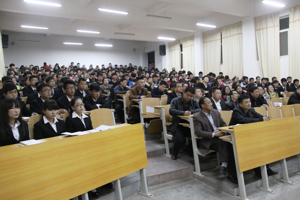 李和国教授为师生作《走进美国社区学院》专题报告