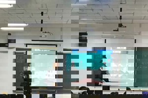 【系部动态】单用祥教授为食科系学生做专题讲座