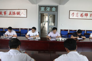 学院党委委员、副院长张延贵、王祎才为机关一支部、二支部讲“两学一做”学习教育专题党课