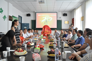 【系部动态】 畜牧系94级畜牧29班校友重聚母校