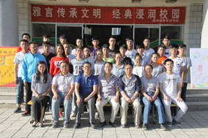 “青年之声”广播站举办了以“讲普通话，写规范字”为主题的签字活动