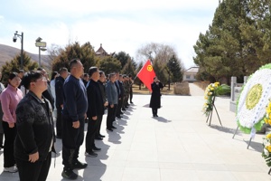 传承红色基因 凝聚奋进力量 ‖ 学院开展 “ 追寻 · 2026 · 清明祭英烈 ” 活动