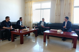 学校肉羊产业专家院服务团队到帮扶村调研并开展养殖技术培训指导