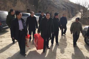 学院领导深入学院精准扶贫帮扶点开展节前慰问及相关工作