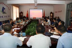 学院组织广大师生聆听全国两会精神宣讲报告会