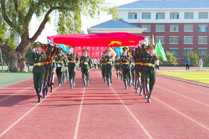 学校第十五届运动会隆重开幕